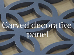 彫刻された装飾板